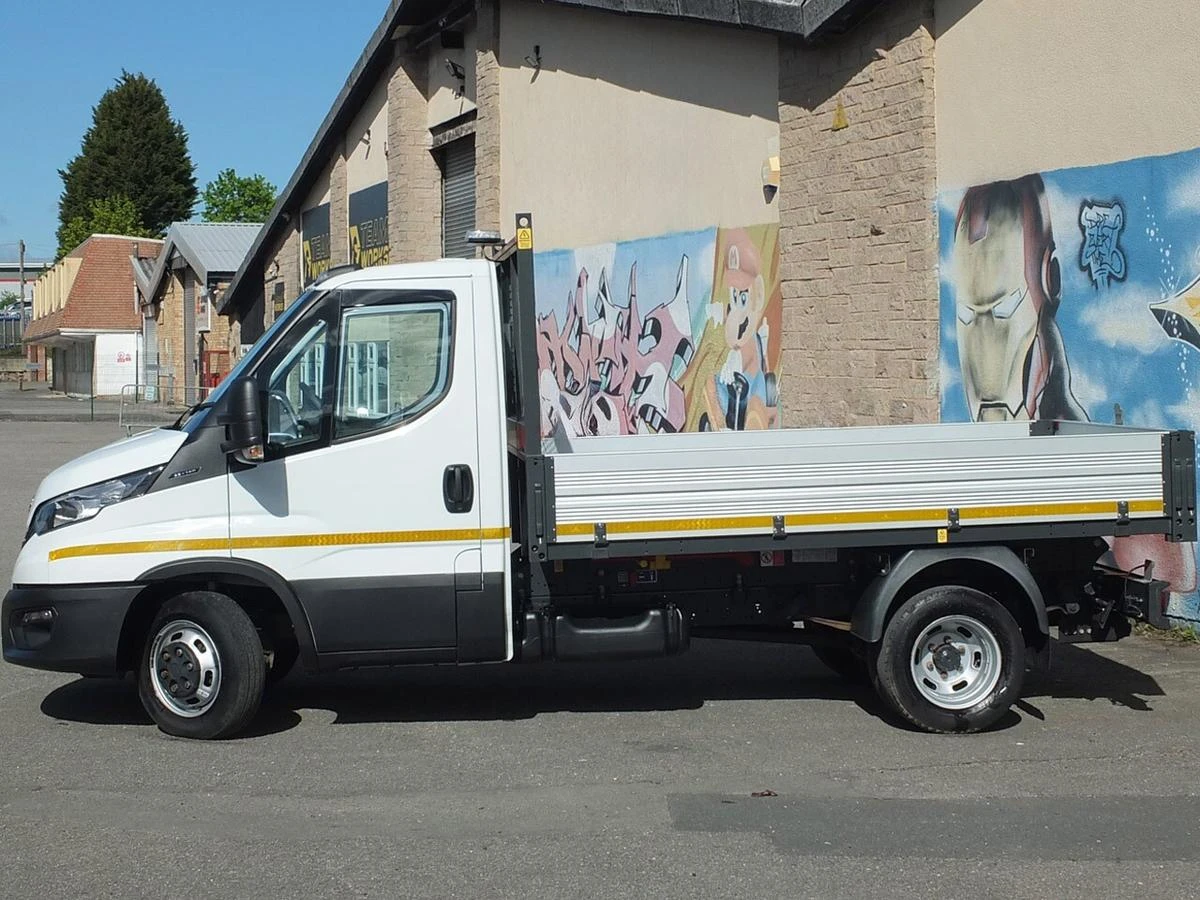 2023 Iveco Daily Tipper Van — side view