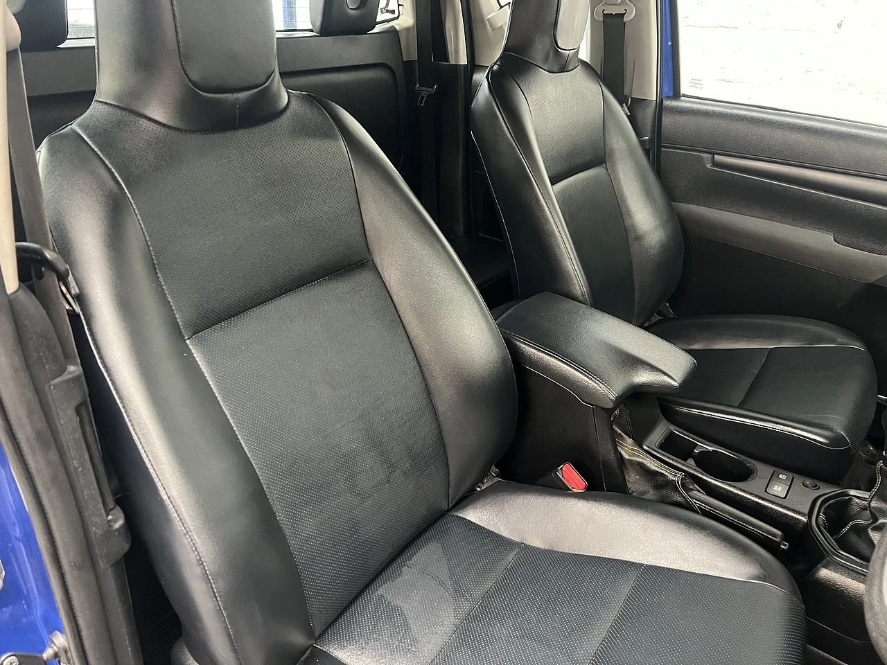 2020 Toyota Hilux Double Cab PickUp Van — cab interior