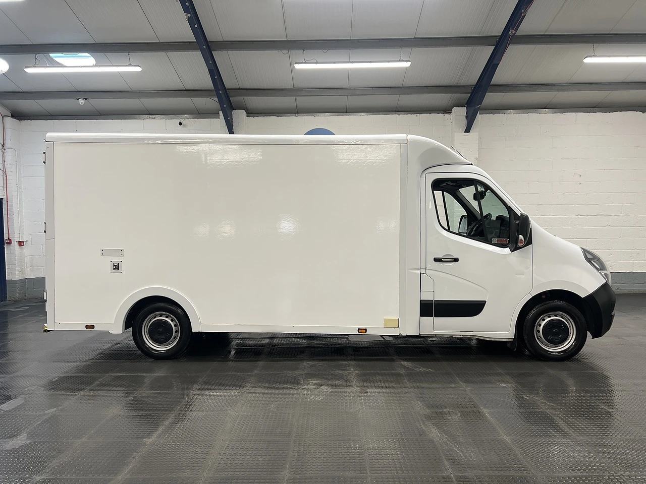 2022 Vauxhall Movano Luton Low Loader Van — side view