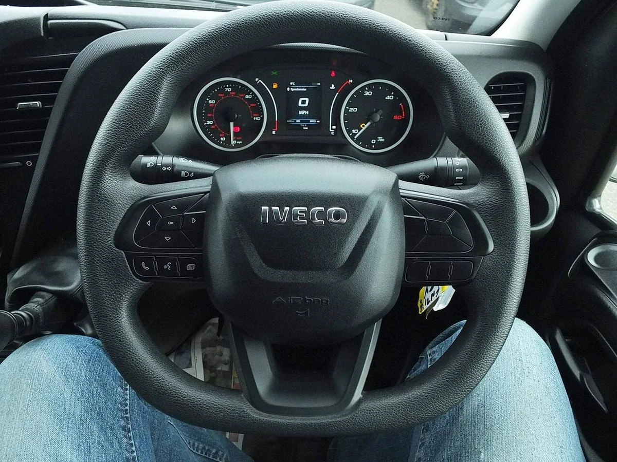 2021 Iveco Daily Luton Low Loader Van — cab interior