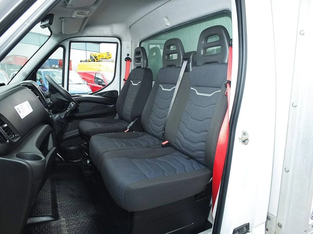 2021 Iveco Daily Luton Low Loader Van — cab interior