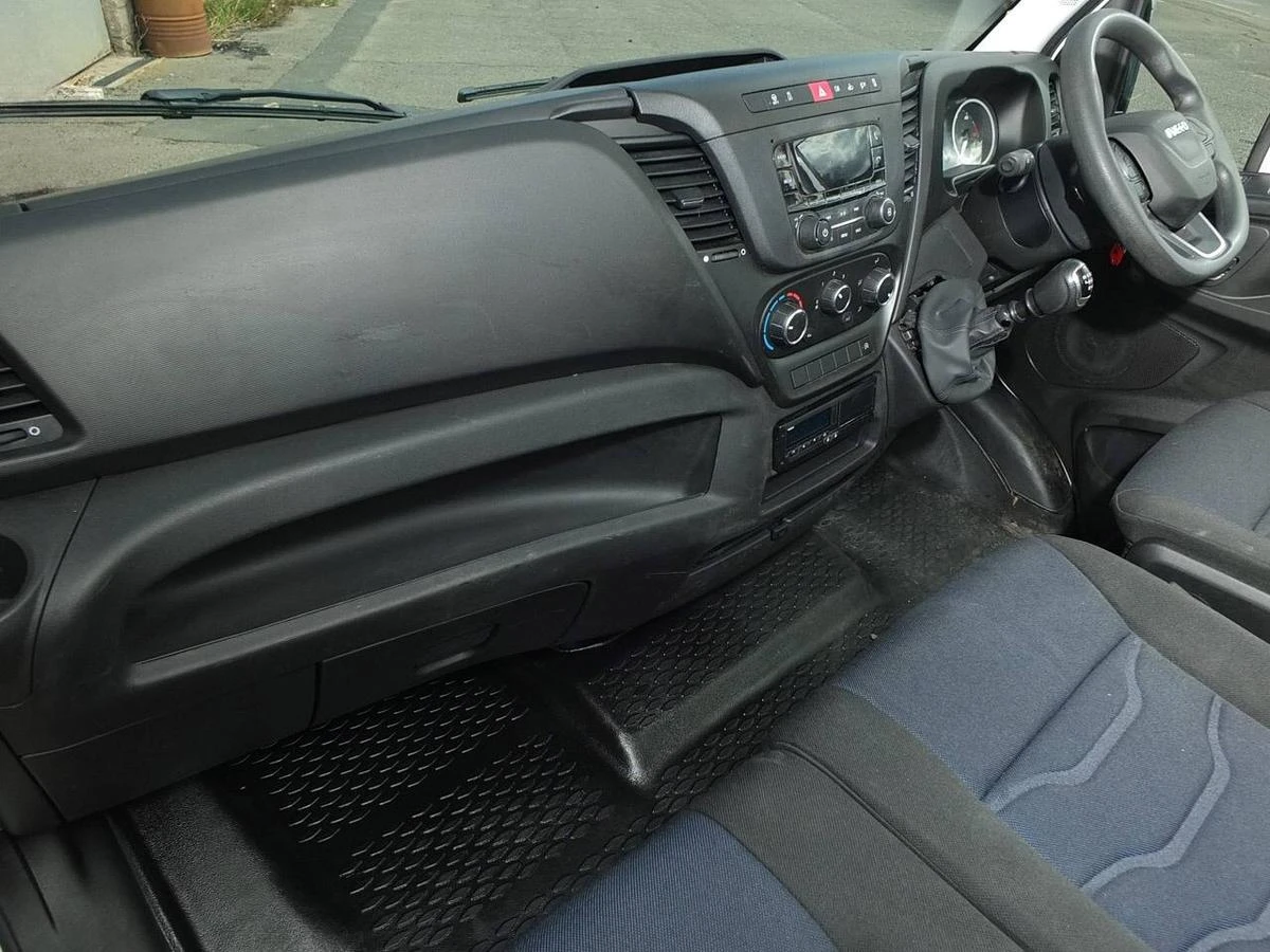 2021 Iveco Daily Tipper Van — cab interior