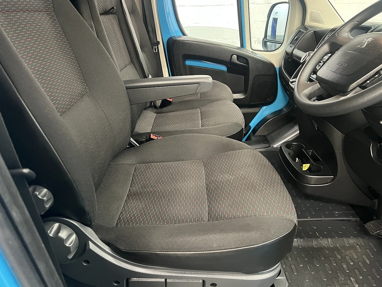 2023 Peugeot Boxer Luton Low Loader Van — cab interior