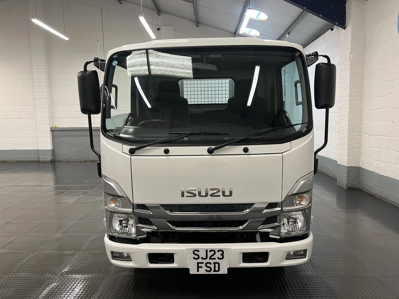 2023 Isuzu Grafter Dropside Van — front view