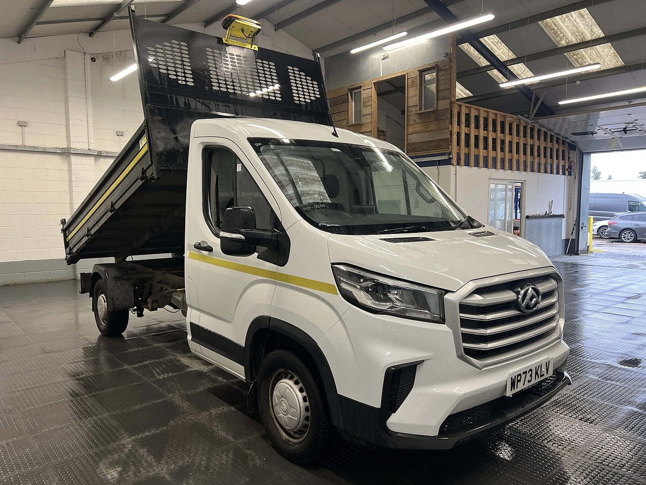 2023 Maxus Deliver 9 Tipper Van — front three-quarter view