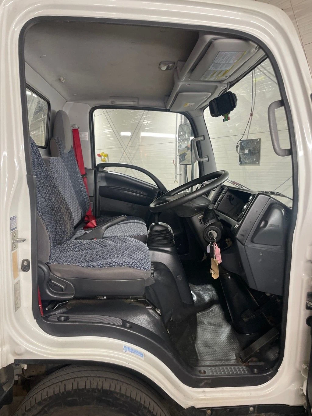 2023 Isuzu Grafter Dropside Van — cab interior