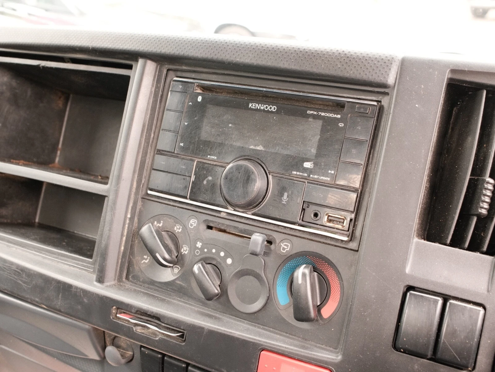 2024 Isuzu Grafter Dropside Van — cab interior