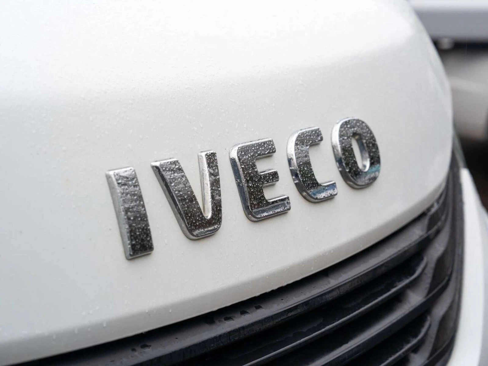 2023 Iveco Daily CurtainSider Van — detail