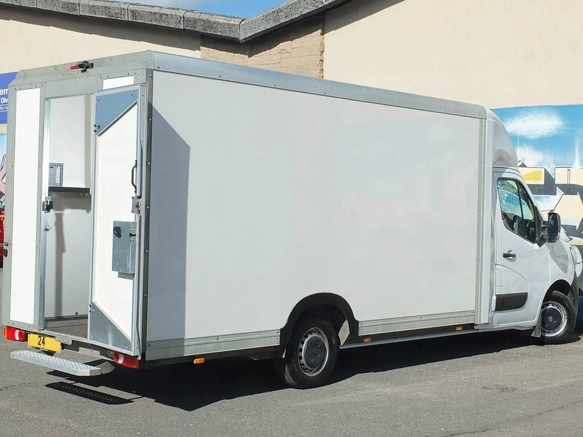 2024 Renault Master Luton Low Loader Van — rear three-quarter view