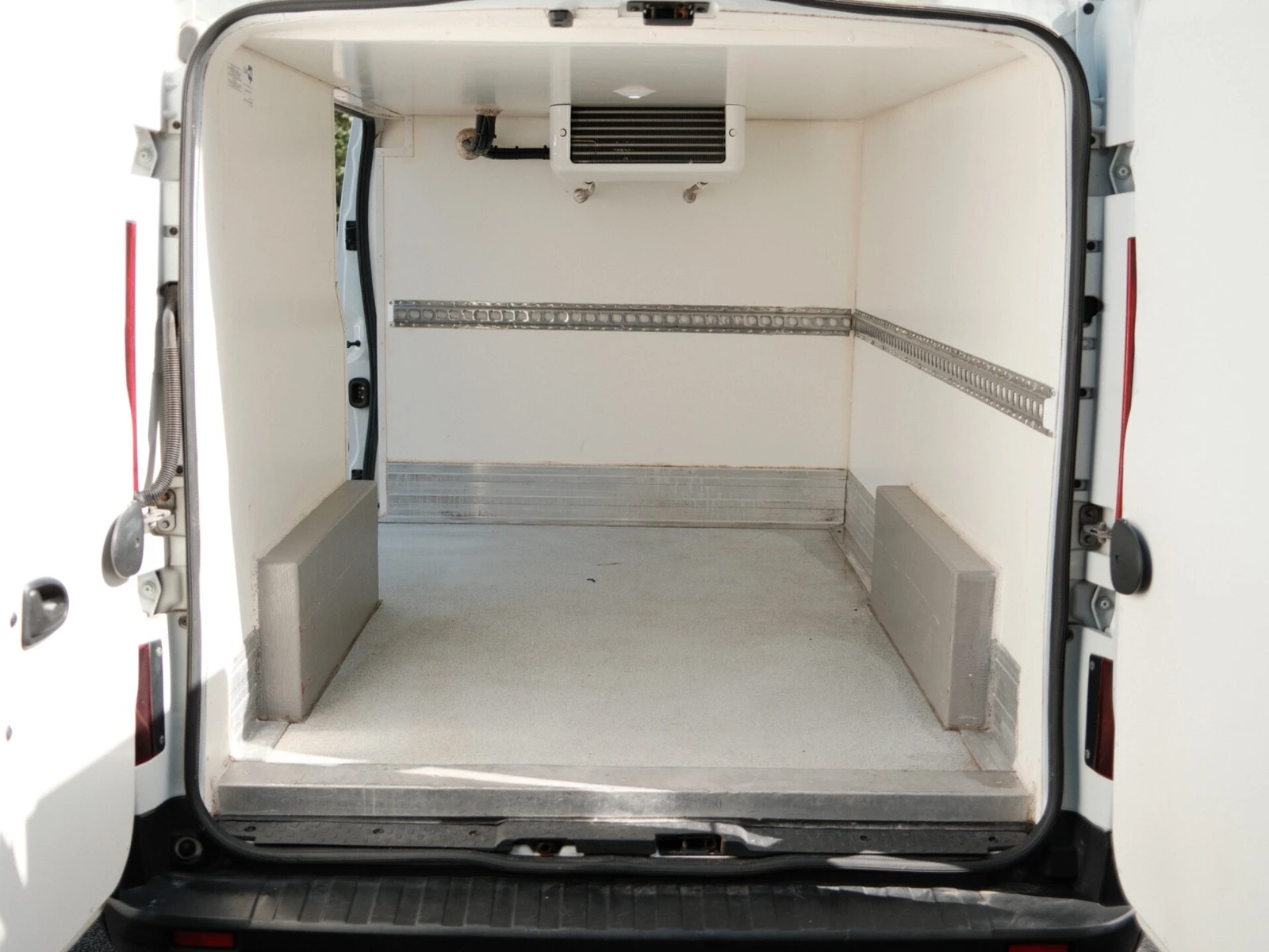 2018 Renault Trafic Refrigerated/Fridge Van — cab interior
