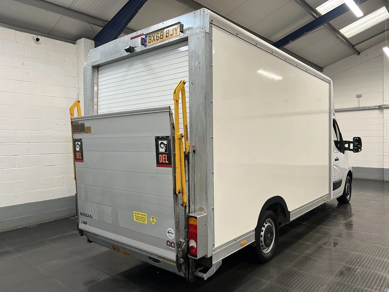 2018 Nissan NV400 Luton Low Loader Van — rear three-quarter view