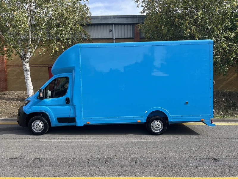 2023 Peugeot Boxer Luton Box Van — side view