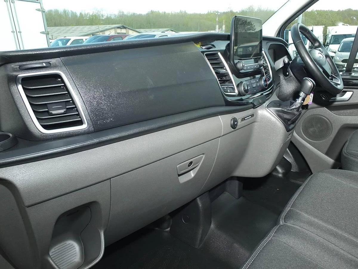 2023 Ford Transit Custom Panel Van — cab interior