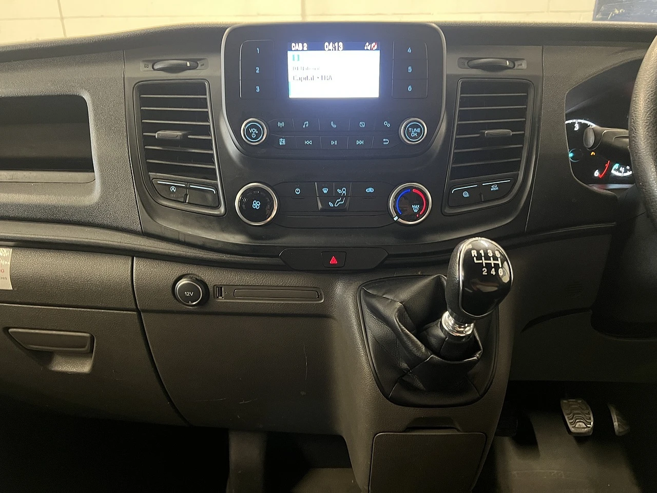 2019 Ford Transit Custom Panel Van — cab interior