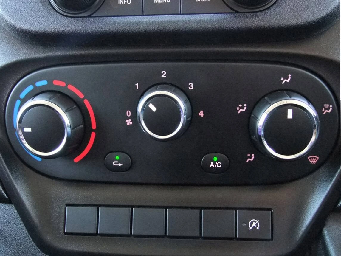 2021 Iveco Daily Luton Low Loader Van — cab interior