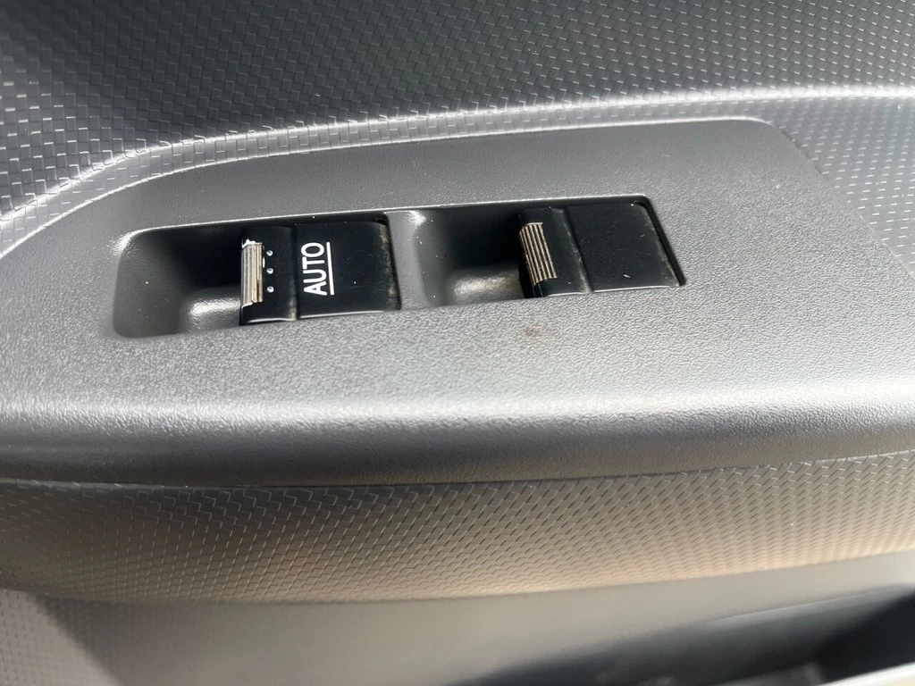 2023 Isuzu Grafter Tipper Van — cab interior