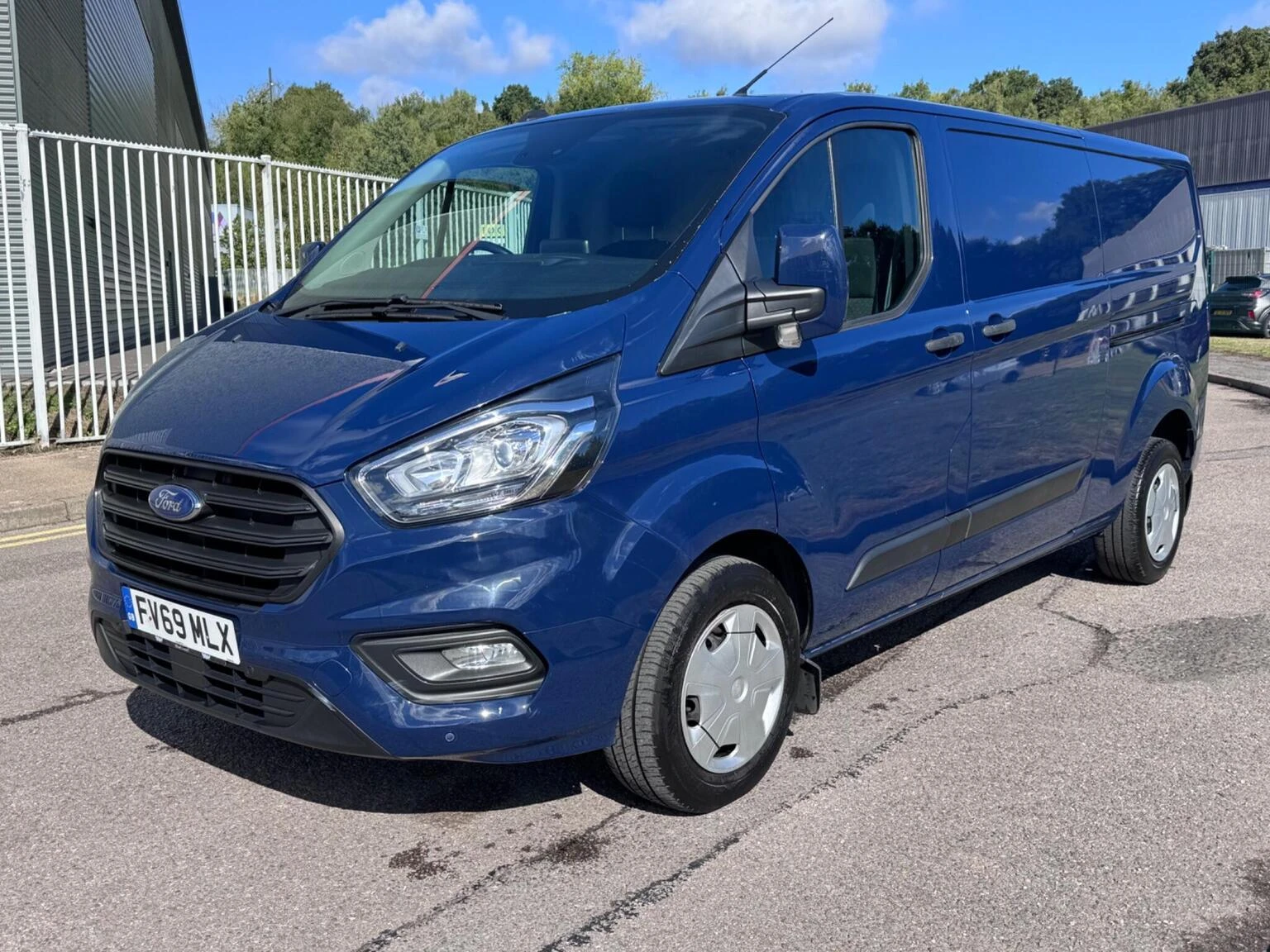 2019 Ford Transit Custom Panel Van — front three-quarter view