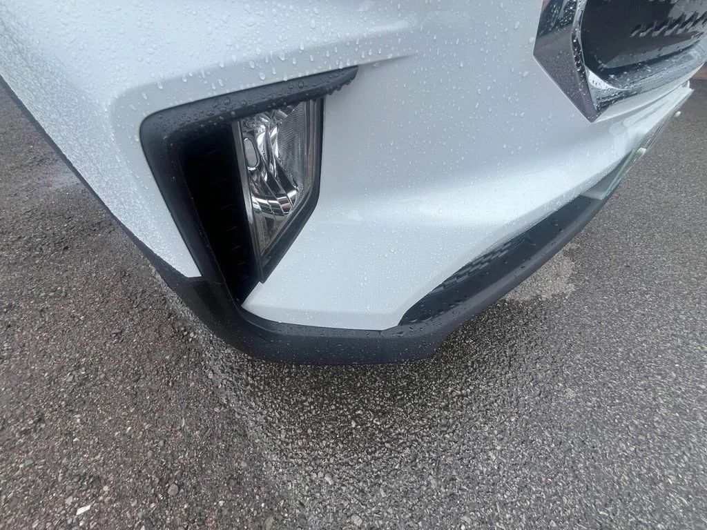 2024 Maxus eDeliver 9 Luton Low Loader Van — detail