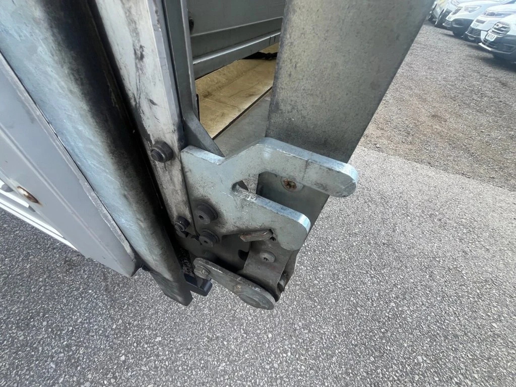 2022 Ford Transit Luton Box Van — detail