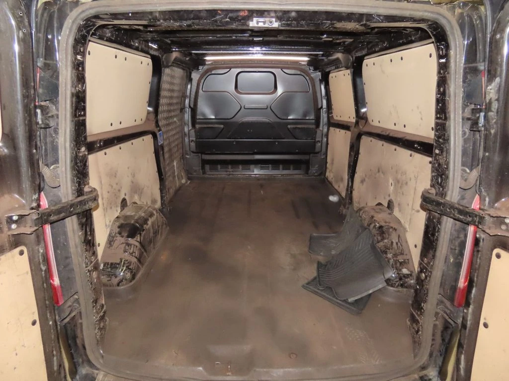 2023 Ford Transit Custom Panel Van — cab interior
