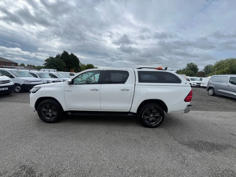 2021 Toyota Hilux Double Cab PickUp Van — side view