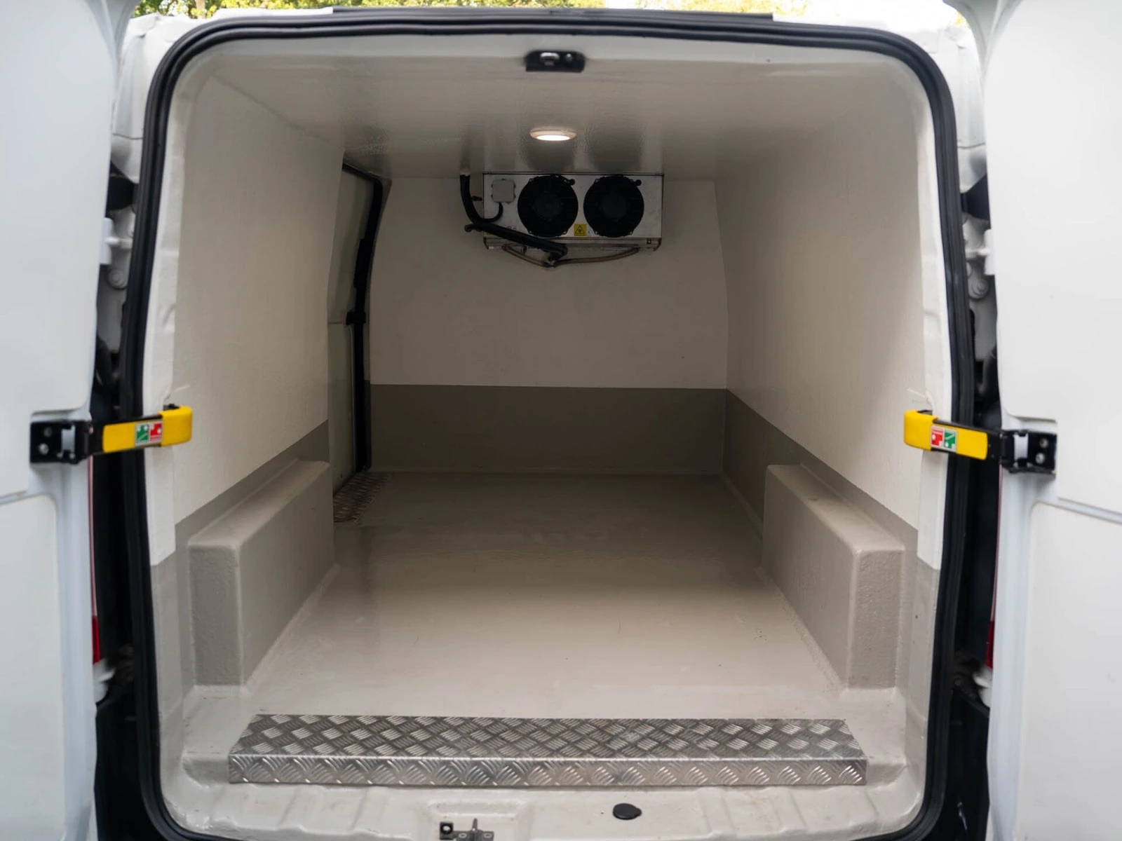 2022 Ford Transit Custom Refrigerated/Fridge Van — cab interior