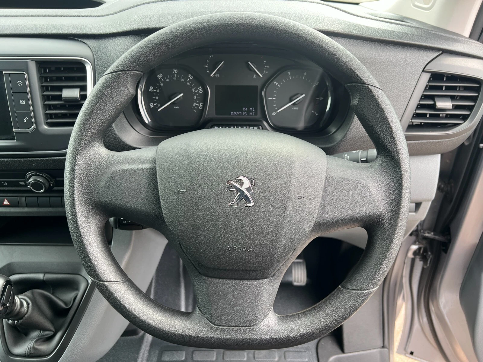 2022 Peugeot Expert Panel Van — cab interior