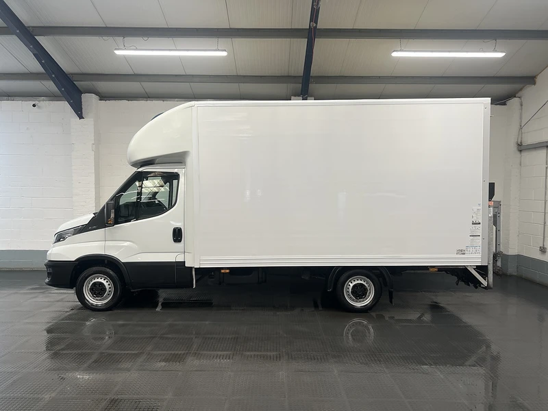 2022 Iveco Daily Luton Box Van — side view