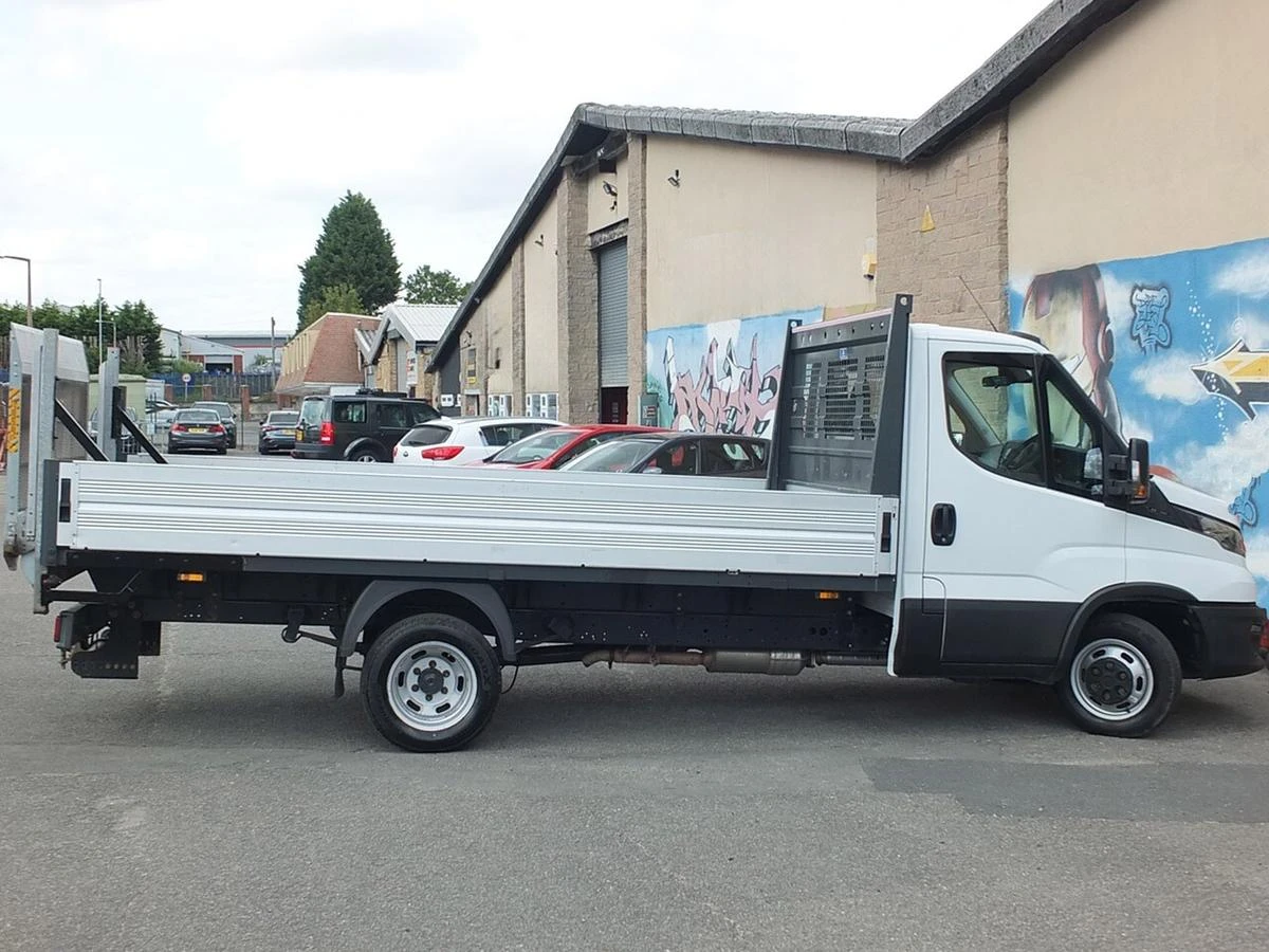 2021 Iveco Daily Dropside Van — side view
