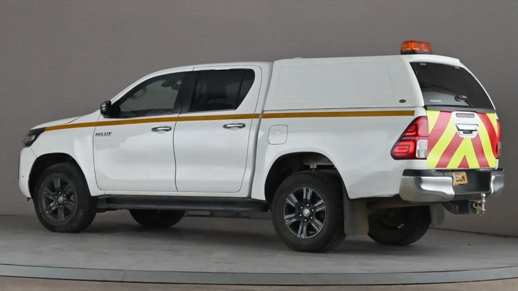 2023 Toyota Hilux Double Cab PickUp Van — rear three-quarter view
