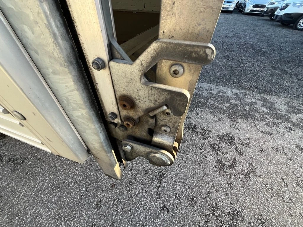 2022 Ford Transit Luton Box Van — detail