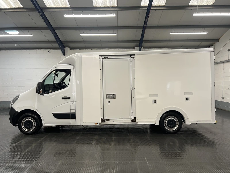 2022 Vauxhall Movano Luton Low Loader Van — side view