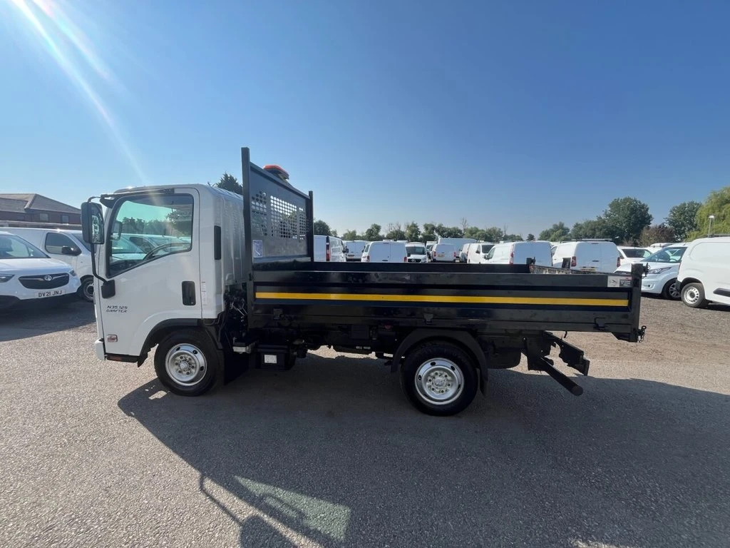 2023 Isuzu Grafter Tipper Van — side view