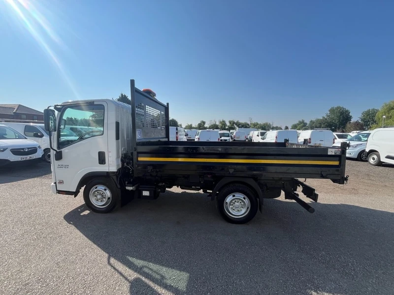 2023 Isuzu Grafter Tipper Van — side view