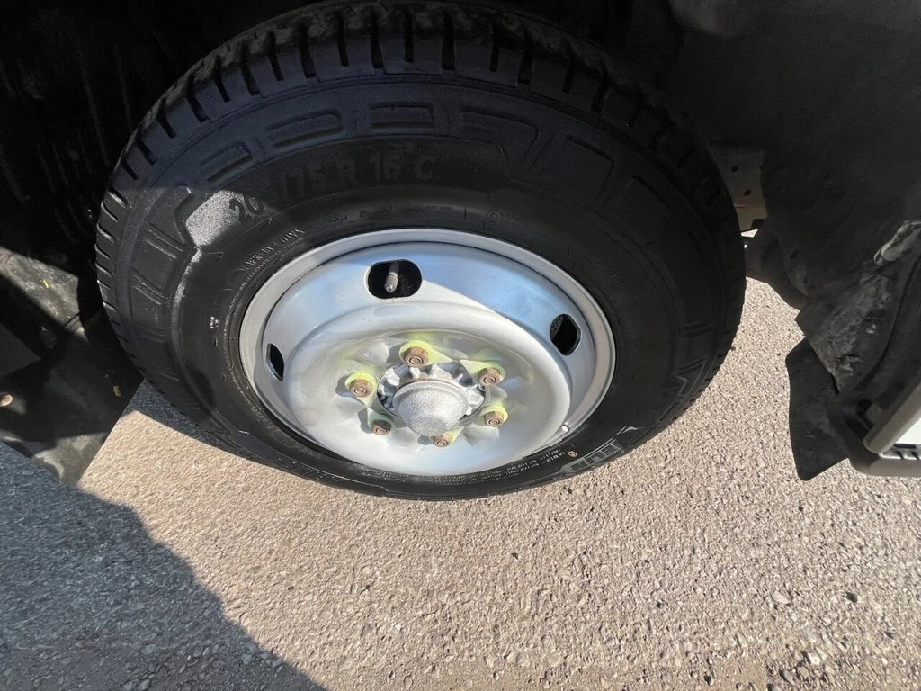 2023 Isuzu Grafter Tipper Van — detail