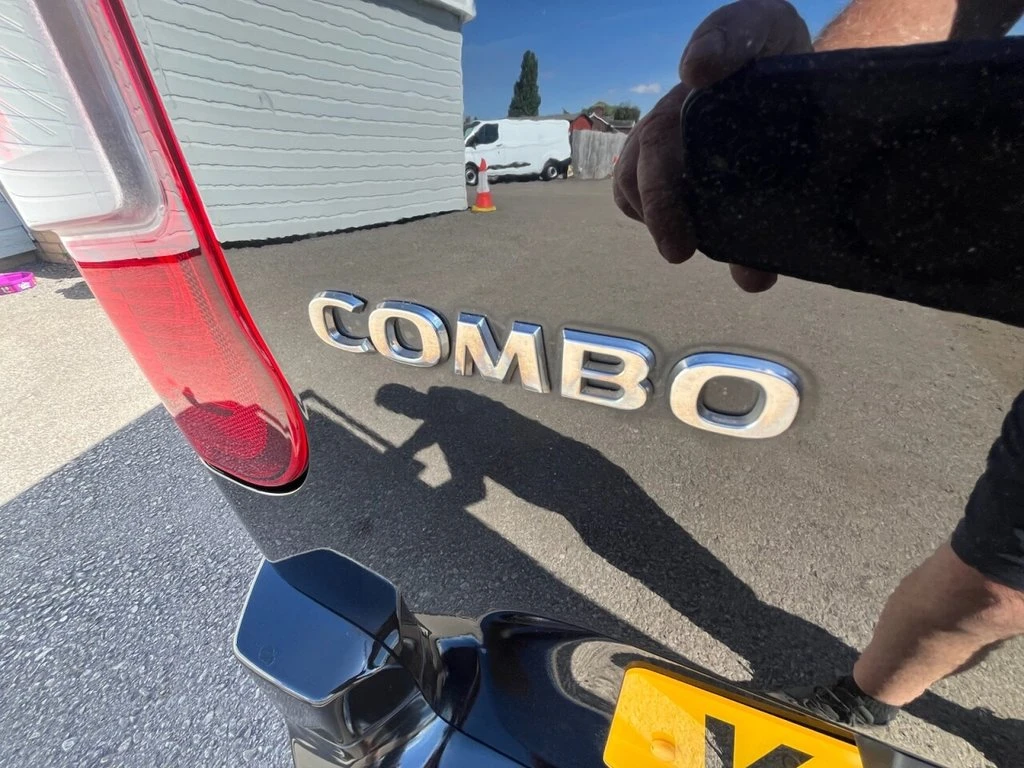 2022 Vauxhall Combo Panel Van — detail
