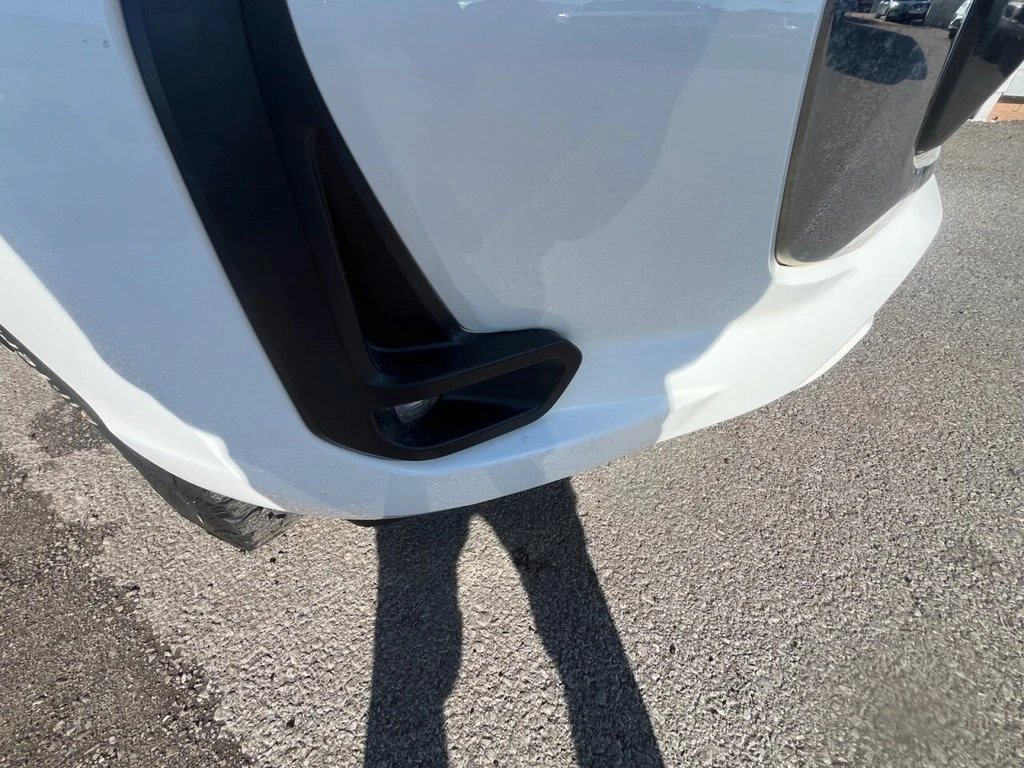 2021 Toyota Hilux Double Cab PickUp Van — detail