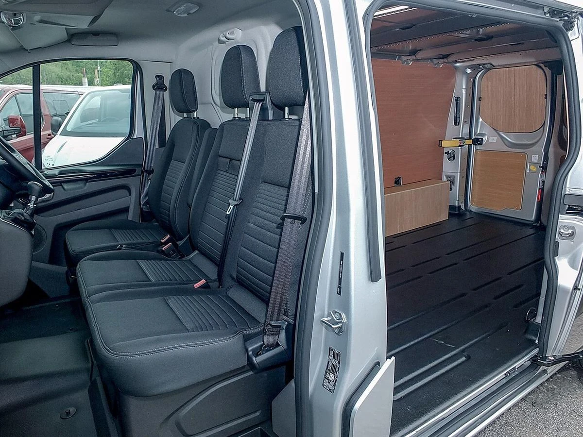 2023 Ford Transit Custom Panel Van — cab interior