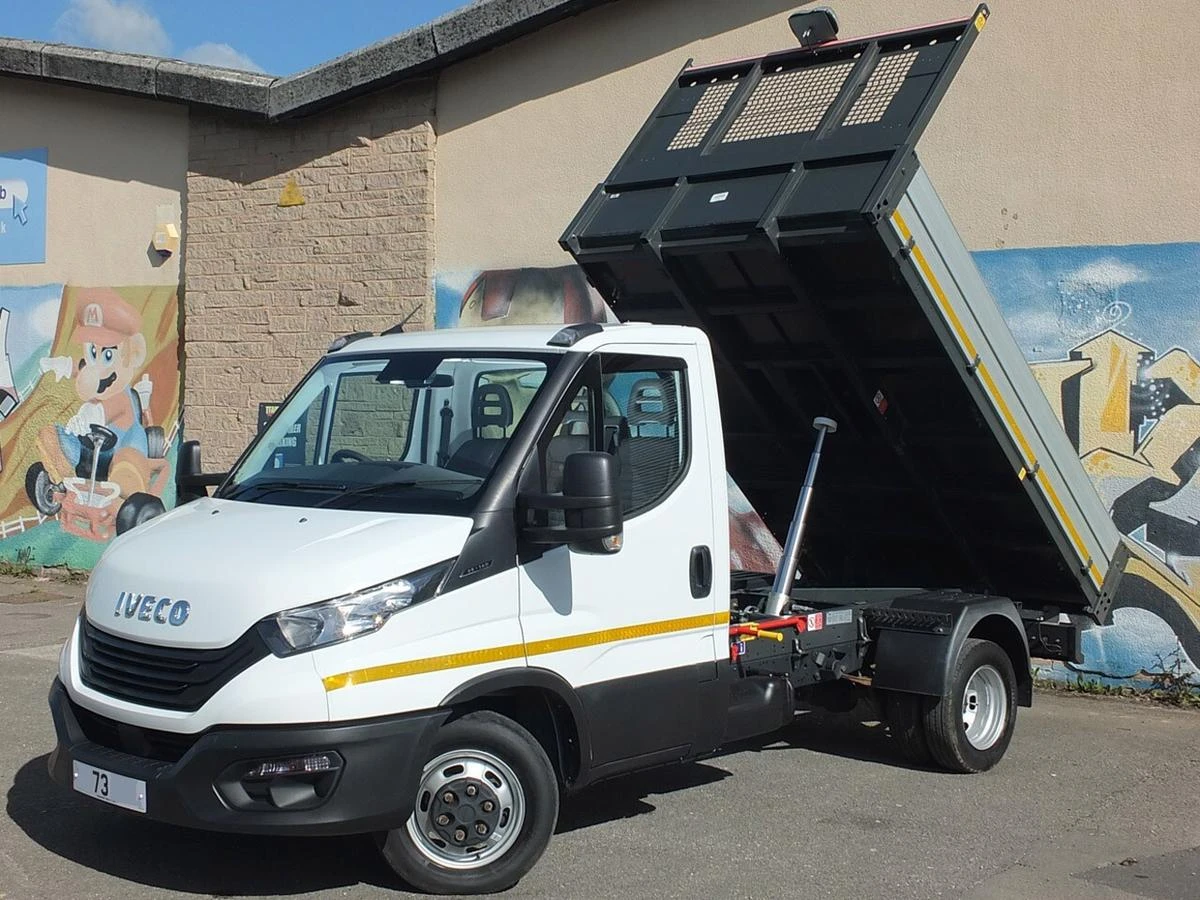 2023 Iveco Daily Tipper Van — front three-quarter view