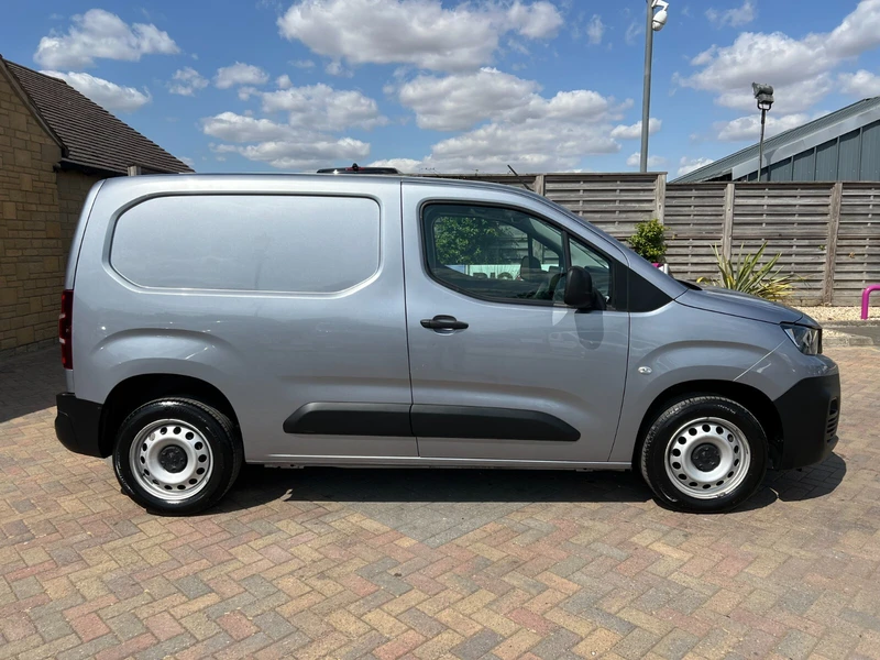 2023 Peugeot Partner Panel Van — side view