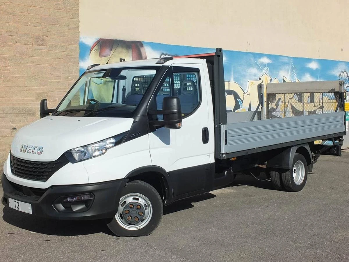 2022 Iveco Daily Dropside Van — front three-quarter view
