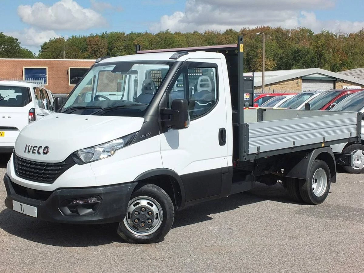 2021 Iveco Daily Tipper Van — front three-quarter view