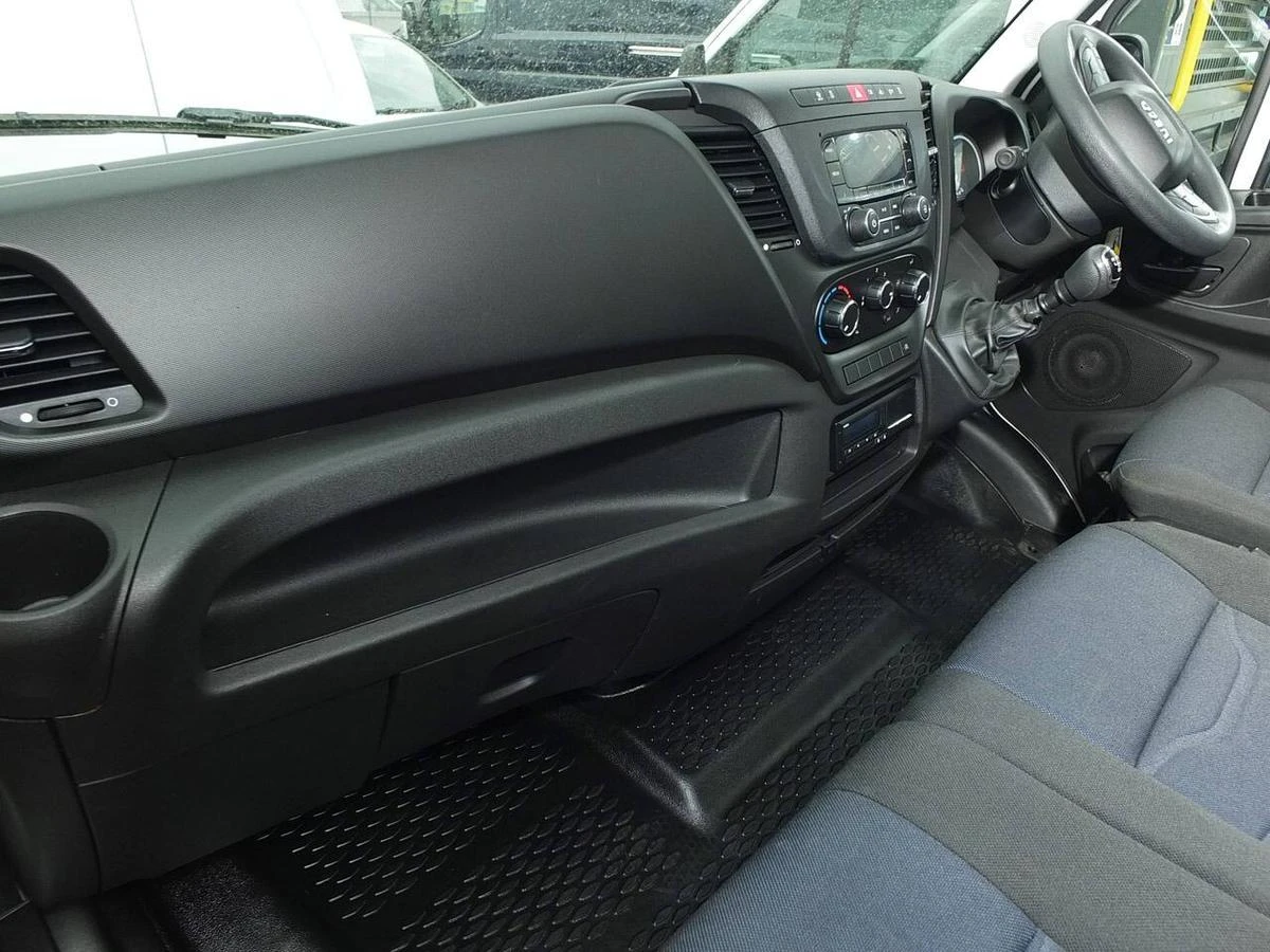 2021 Iveco Daily Tipper Van — cab interior