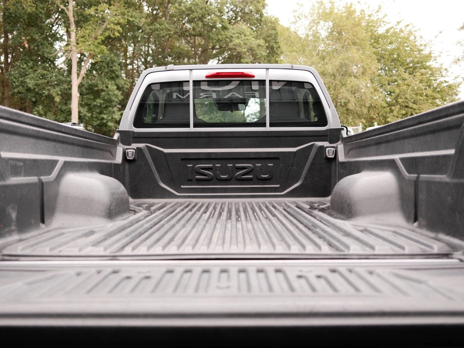 2021 Isuzu D-Max PickUp Van — cab interior