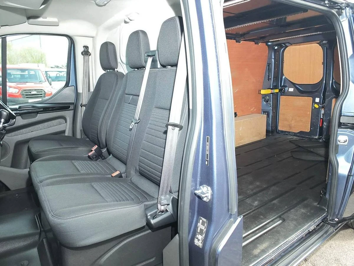 2023 Ford Transit Custom Panel Van — cab interior